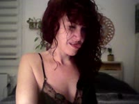 Zelie, sensual and carnal woman of 40 years old. I will be happy to spend a mischievous and complicit moment with you. I like to play, chat, have fun, dress up. I