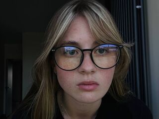 camgirl fingering pussy JacelynAmenta