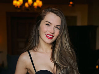 cam whore live QuinnTakara