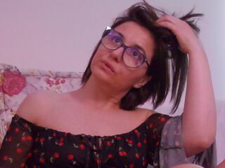camgirl masturbating with dildo SophieLou