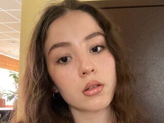 chat with cam JulyLarain