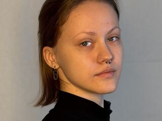 chat room live cam AlainaCaveness