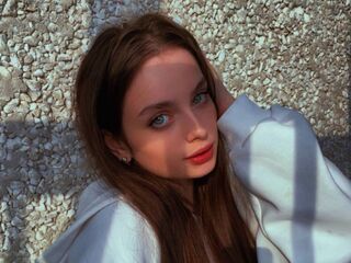 camgirl showing tits AlbertaHeaston