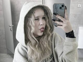 camwhore masturbating with sextoy AlicaUwu