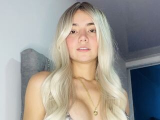 camgirl showing tits AlisonWillson