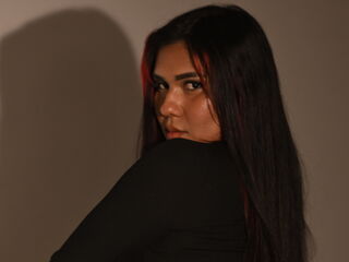 topless camgirl AlizLatifa