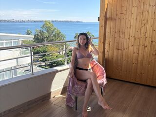 naughty cam girl fingering pussy AlyVee