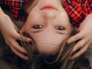 beautiful webcam girl AnnAmour