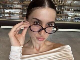 masturbating webcamgirl AriaMonro