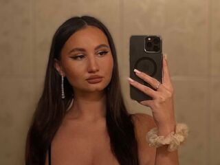 naughty camgirl masturbating with vibrator AriaWaverly