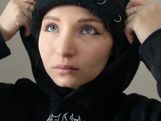 cam girl playing with vibrator ArieAravjo