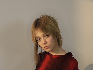 girl topless BellEltzroth