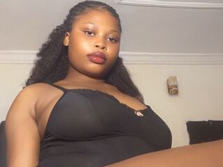 hot chat room BellaVine