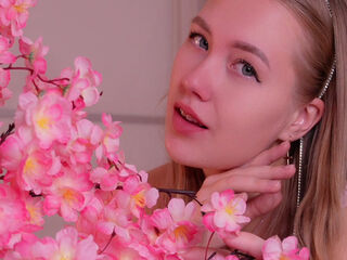 camgirl fingering wet pussy BertaTurro