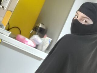 girl cam nude BiaBlack