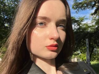 girl showing tits BritniVolland