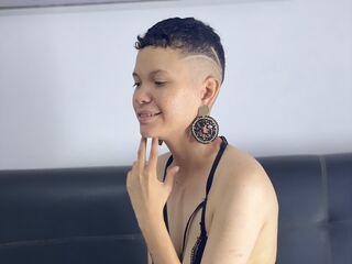 camwhore shaving pussy CambellBenett