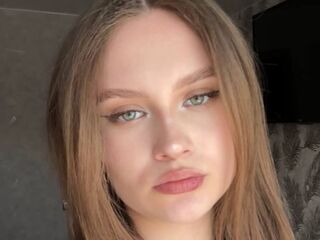 free nude live show CarylonPreis