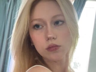 fingering webcamgirl CeciliaWhithrock