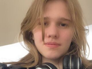 live cam show ChristieDemaline