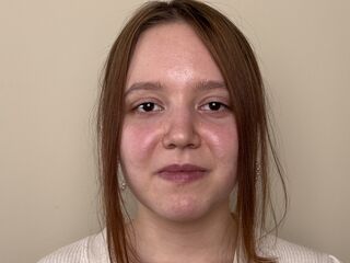 cam girl playing with vibrator CleoLibrith