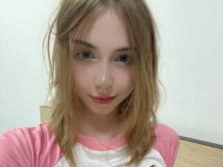 naked camgirl DaniGlow