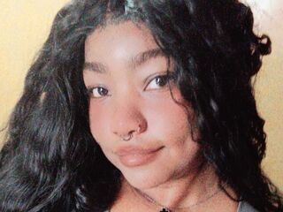 masturbating camgirl DannaMirror