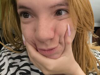 hot cam girl fingering DannaSpicy
