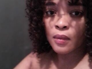 camslut topless DelicateDiamond
