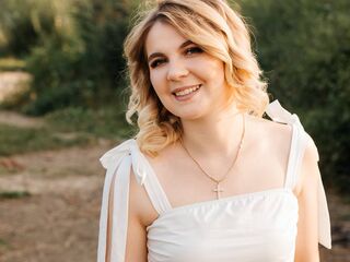 live cam girl picture DemetriceAkpan