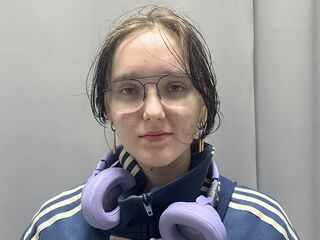 cam girl masturbating with vibrator DoraDawson