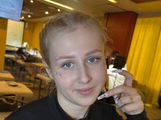 kinky webcam picture EmelinaKrider