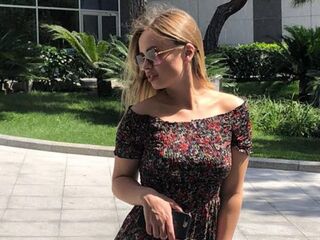 hot sex cam EmileeBeyale