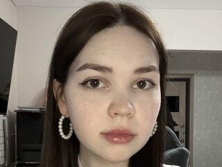 chatroom cam EmiliRoyzi