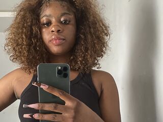 camslut masturbating EnoyElla