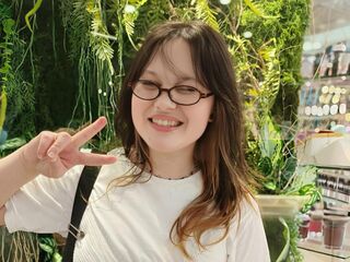 camslut fingering shaved pussy FayLawley