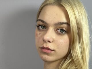 shaved pussy webcam GerryThoburn