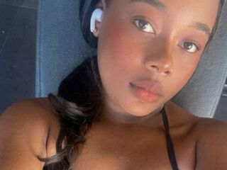 camgirl spreading pussy GrasyBenty