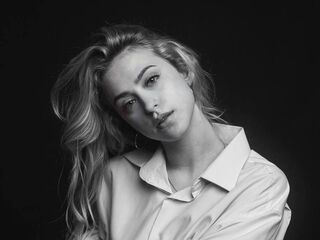 hot cam GwynethHibbits