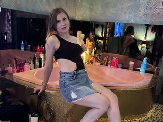 camwhore masturbating with sextoy IsaEthan