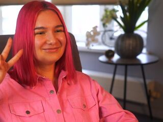 hot naked webcamgirl JameYerian