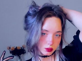 naughty cam girl fingering shaved pussy JenniferNolan