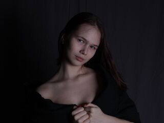 naked cam girl fingering pussy JesseniaLitt