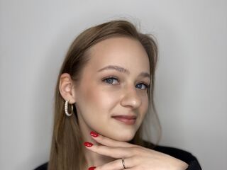 camgirl playing with dildo JimmieStehny