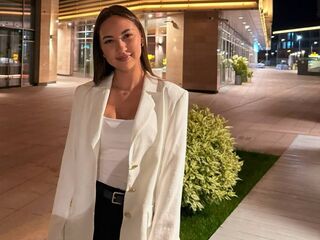 camgirl playing with sextoy KaranAreas