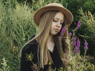 naughty web cam KarenLowe