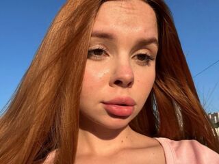 girl cam nude KarinaSavastru