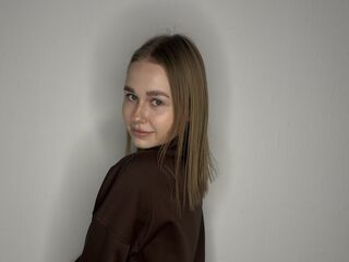 hot cam girl fingering shaved pussy KaylaBradley
