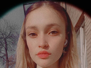 topless webcamgirl KendalSommella