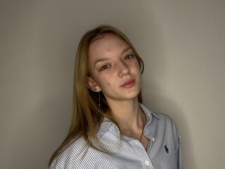 camgirl masturbating with sextoy KeshaCornett